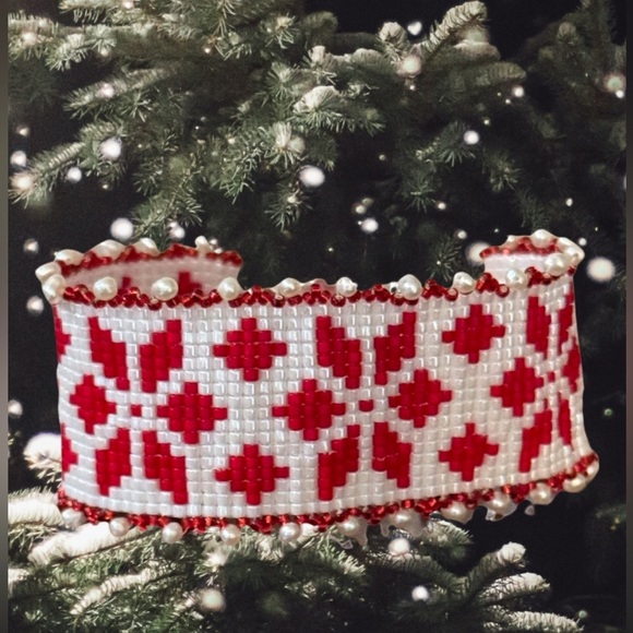 Hand crafted snowflake motif beaded cuff bracelet in holiday seasonal red white - Picture 1 of 13